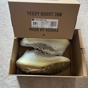 YEEZY Boost 380 GZ8668 Calcite Glow size 10.5